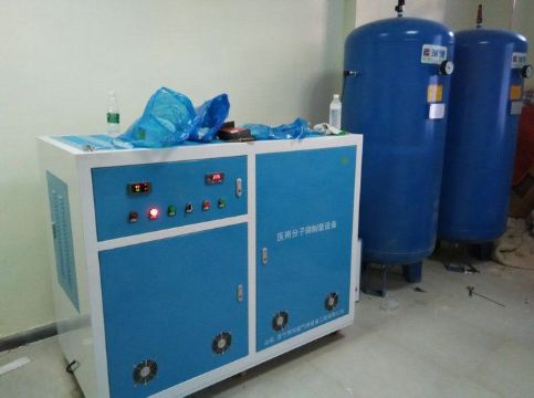 點擊查看詳細信息<br>標題：云南永勝客戶定制的醫用分子篩制氧設備 閱讀次數：4237